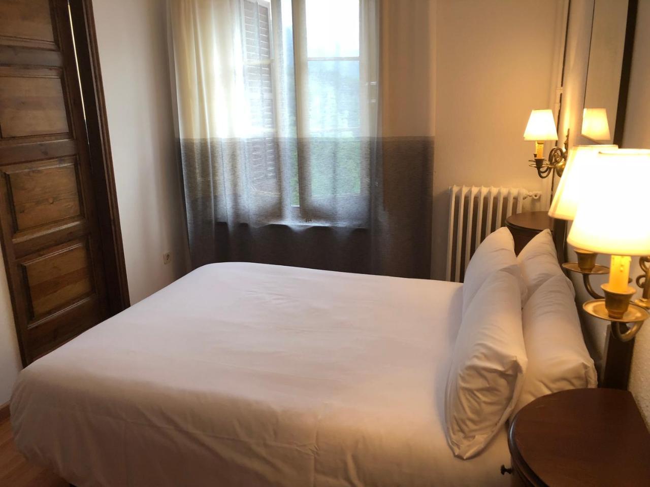 Hostal De La Gloria Viladrau Exteriör bild